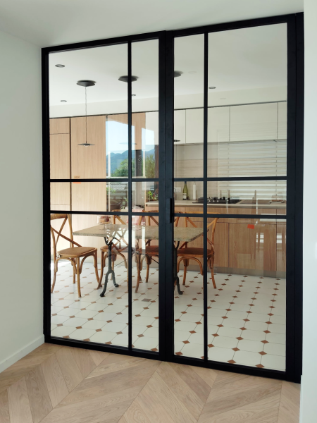 ensemble verrière et porte battante 